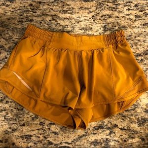 Lululemon Hotty Hot Short 2.5”